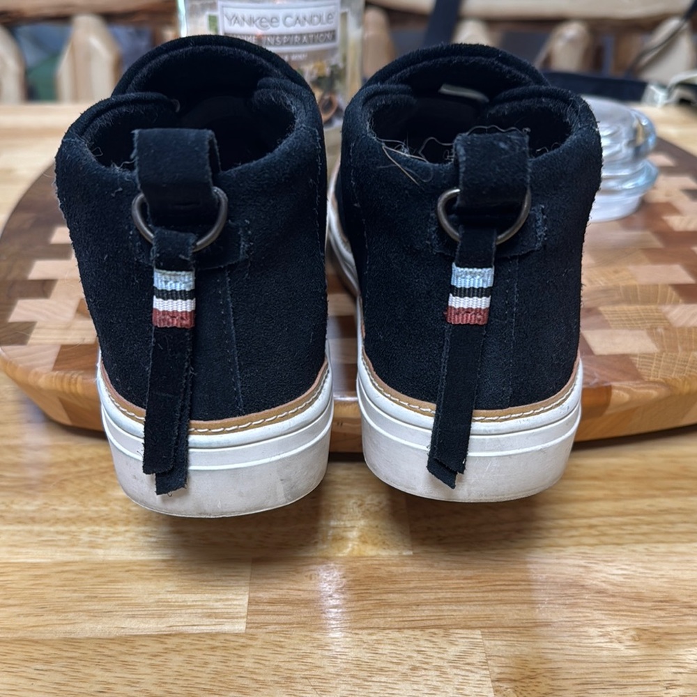 Women’s Toms Black Shoed - Picture 4 of 8